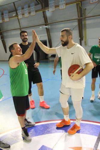 f3379dc3-6b5e-405d-84b4-413b8287993d